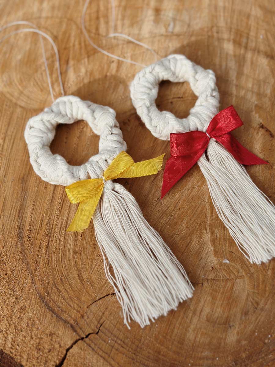 Weihnachtsanhänger rund mit Schleife